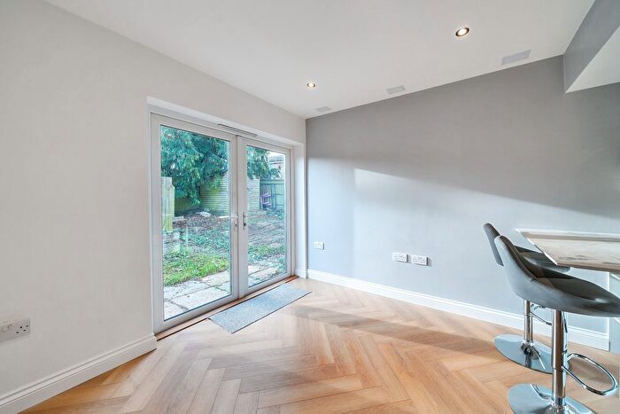 2 Bedroom Flat To Rent In Downside End, Risinghurst, Oxford, OX3