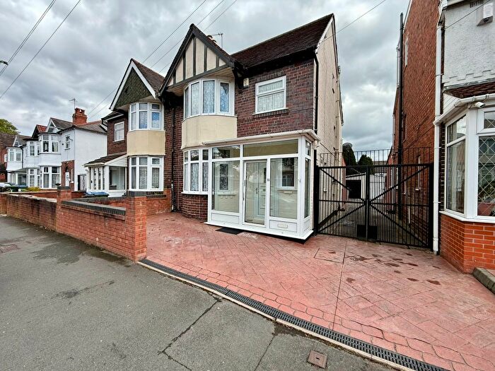 4 Bedroom Semi-Detached House To Rent In Frank Road, Smethwick, B67