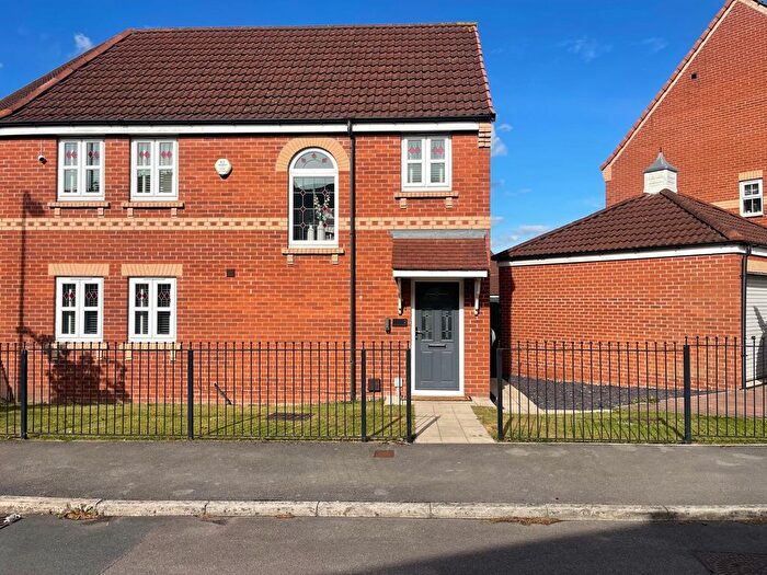 3 Bedroom Semi-Detached House To Rent In Maplewood, Rotherham, S66