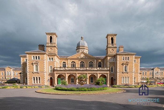 4 Bedroom Apartment To Rent In Royal Drive, London, N11