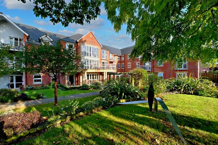 1 Bedroom Flat For Sale In Dukes Court, Bulford, Wellington, TA21