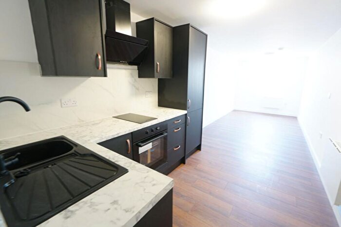 Flat To Rent In High Street, Grays, RM17
