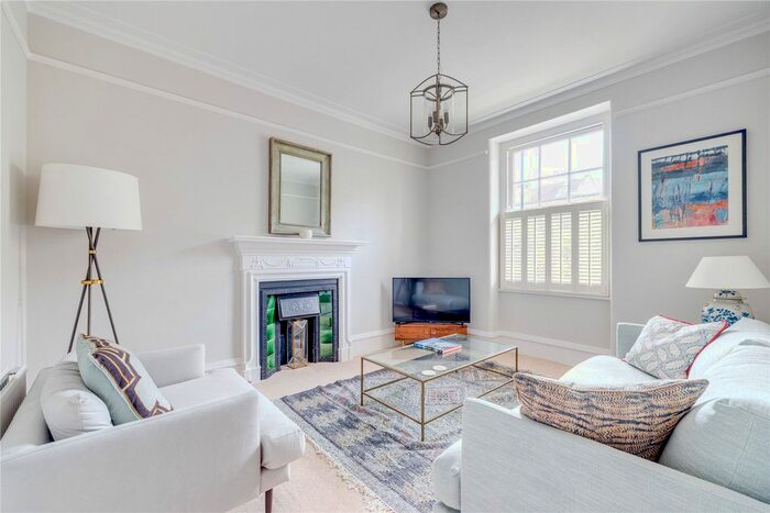 3 Bedroom Flat To Rent In Arundel Mansions, Kelvedon Road, Parsons Green, London, SW6