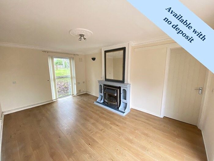 4 Bedroom Semi-Detached Bungalow To Rent In Birchtree Close, Sketty, SA2