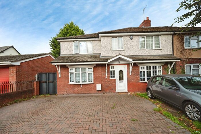 6 Bedroom Semi-Detached House For Sale In Selborne Road, Dudley, DY2