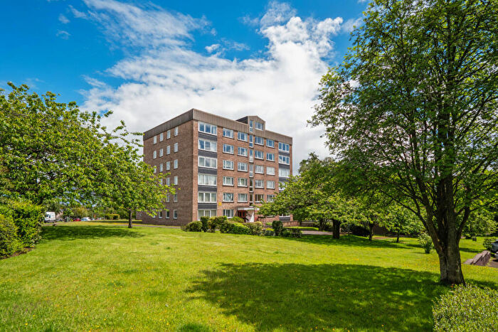 2 Bedroom Flat For Sale In Flat A Lennox Court, Stockiemuir Avenue, Bearsden, G61