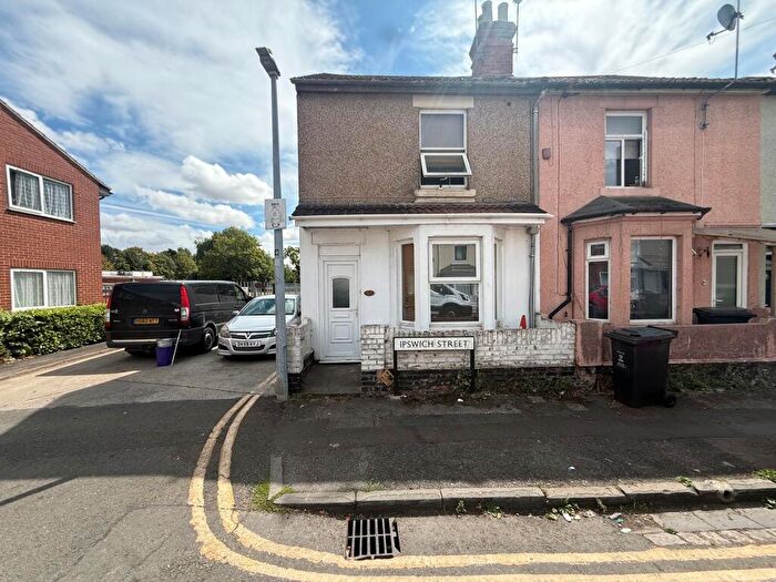 4 Bedroom End Of Terrace House For Sale In Ipswich Street, Swindon, SN2