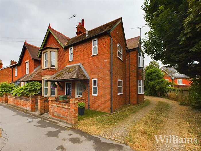 1 Bedroom Property To Rent In High Street, Waddesdon, HP18