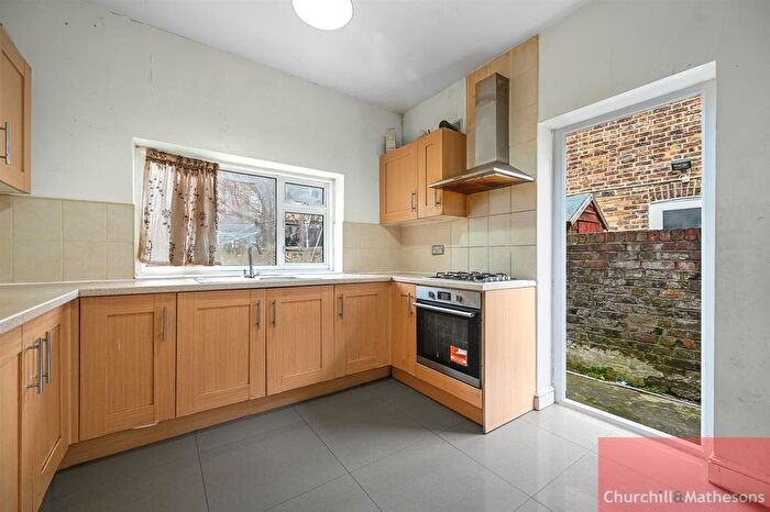 4 Bedroom Detached House For Sale In Tavistock Road, London, NW10