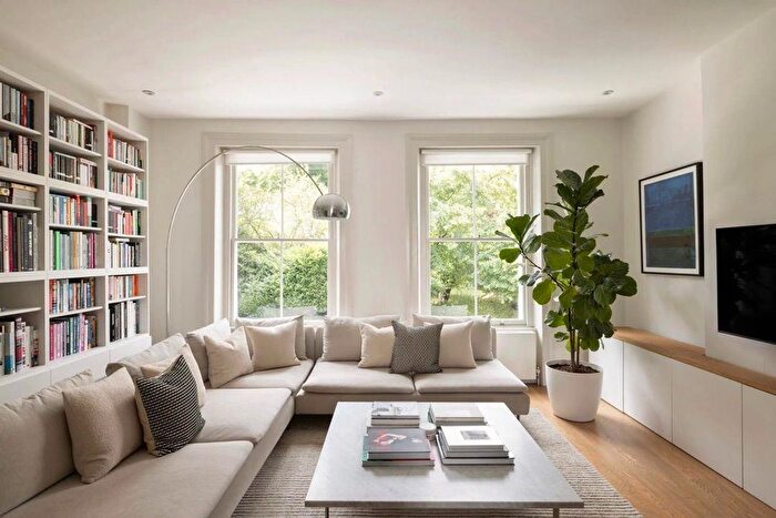 3 Bedroom Flat To Rent In Kensington Park Road, Notting Hill, London, W11