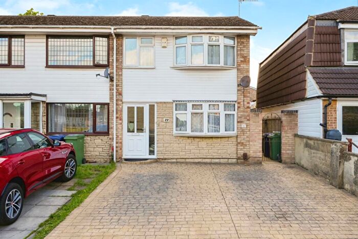 3 Bedroom End Of Terrace House For Sale In Giles Road, Oxford, OX4