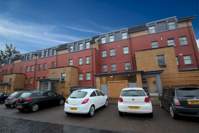 3 Bedroom Penthouse To Rent In Braidholm Road, Giffnock, G46
