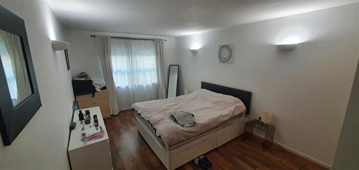 1 Bedroom Apartment To Rent In The Grainstore, Western Gateway, London, E16