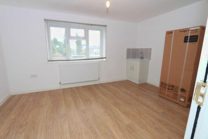 Property To Rent In The Approach, Enfield, EN1
