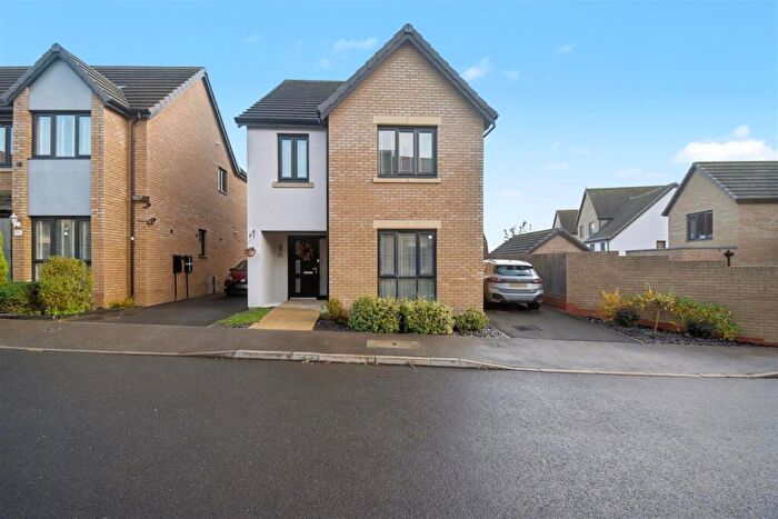 4 Bedroom Detached House For Sale In Chippenham Close, Corby, NN18