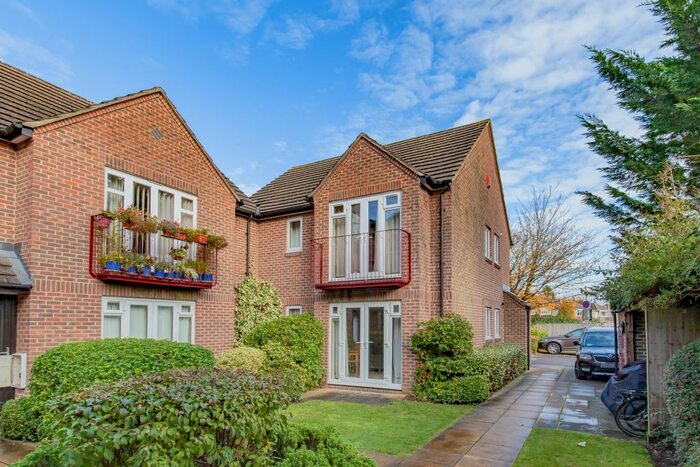 2 Bedroom Flat To Rent In Sunderland Avenue, Oxford, OX2