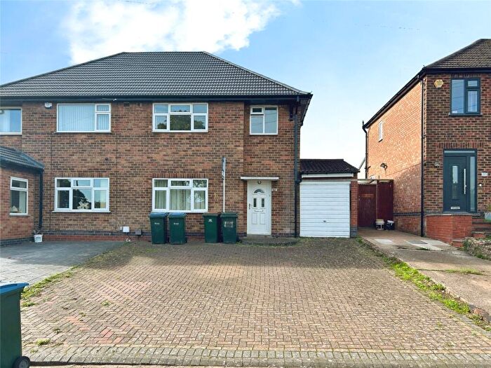 3 Bedroom Semi Detached House To Rent In Kenpas Highway, Finham, Coventry, West Midlands, CV3