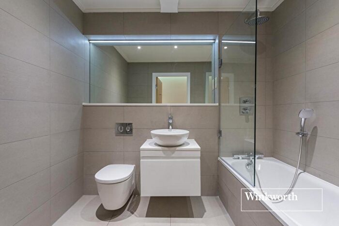 2 Bedroom Apartment To Rent In Dancastle Court, Arcadia Avenue, London, N3