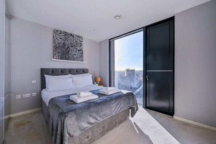 1 Bedroom Flat To Rent In Walworth Road, Elephant And Castle, London, SE1