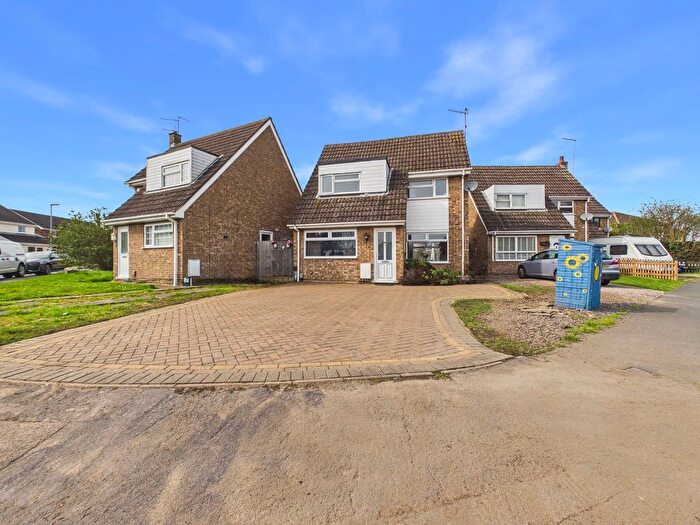 3 Bedroom Detached House For Sale In Cock Close Road, Yaxley, PE7