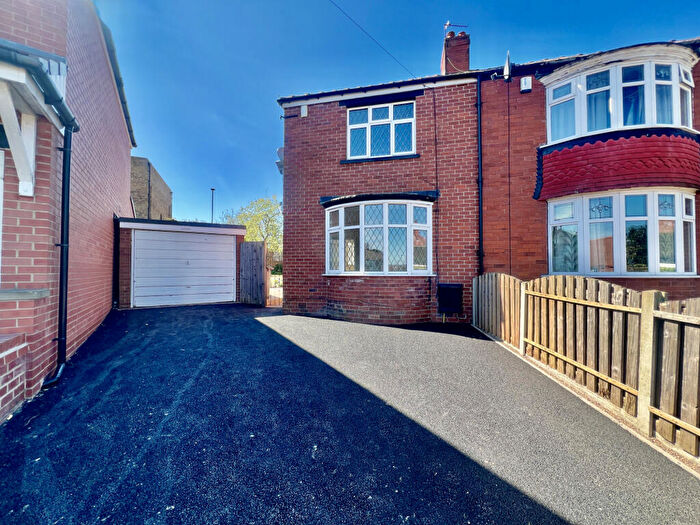 2 Bedroom Semi-Detached House To Rent In Queensway, Gawber, Barnsley, S75