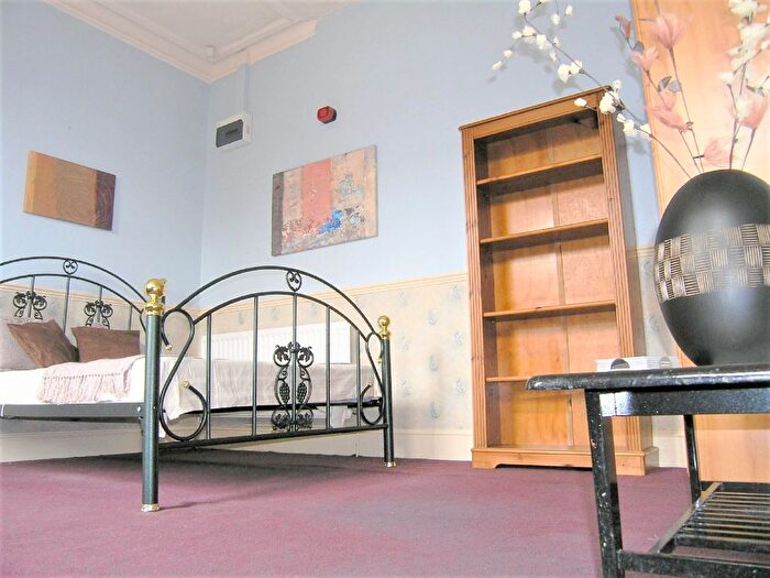 1 Bedroom Terraced House To Rent In Hyde Park Road, Leeds, LS6