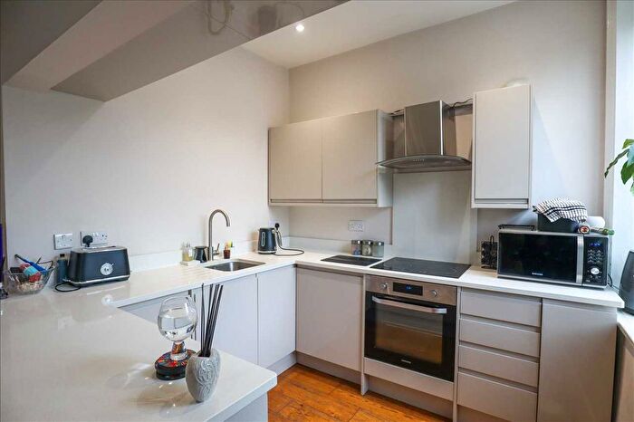 2 Bedroom Flat To Rent In Brighton Road, Purley, CR8