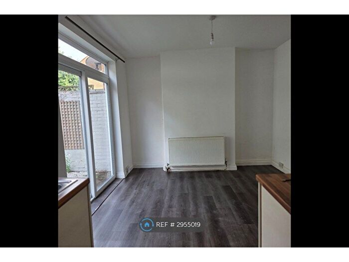 3 Bedroom Detached House To Rent In Macaulay Street, Leicester, LE2