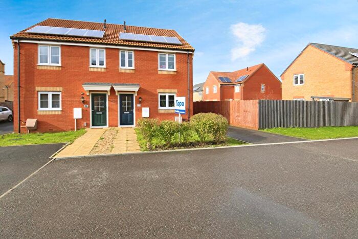 3 Bedroom Semi-Detached House For Sale In Cornflower Close, Peterborough, PE7