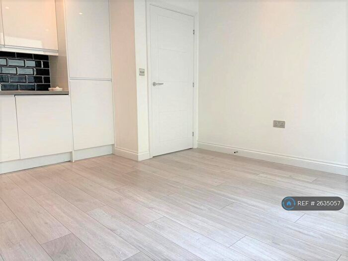 1 Bedroom Flat To Rent In Wing House, Aylesbury, HP20