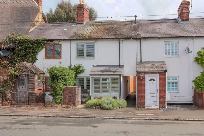 2 Bedroom Cottage For Sale In Main Road, Middleton Cheney, Banbury, OX17