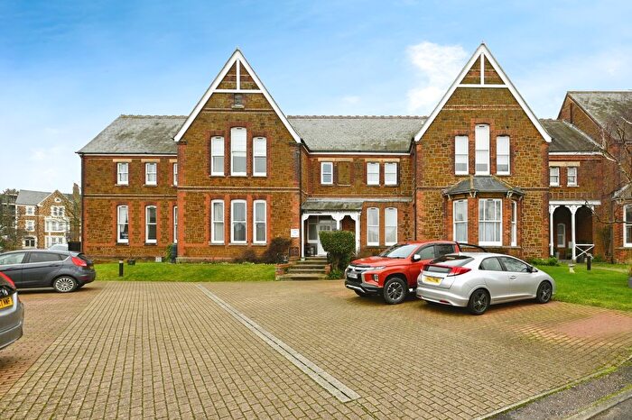 2 Bedroom Flat For Sale In Valentine Court, Hunstanton, Norfolk, PE36