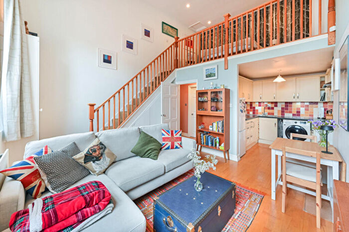 1 Bedroom Flat For Sale In Greenhill Court, Woolwich, SE18