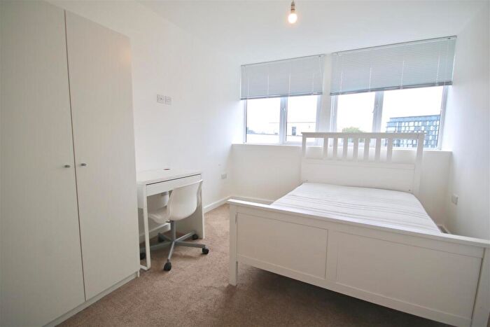 2 Bedroom Flat To Rent In Enterprise House, Isambard Brunel Road, Portsmouth, PO1