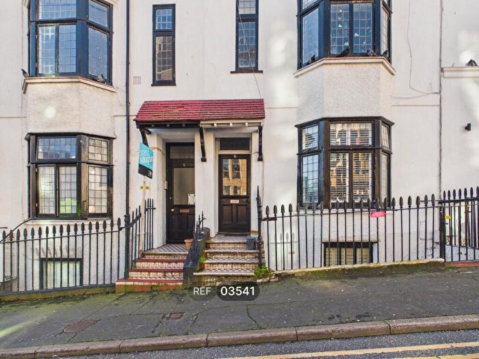 2 Bedroom Flat To Rent In Queen Square, Brighton, BN1