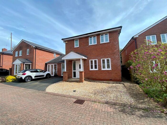 3 Bedroom Link Detached House For Sale In Lockyear Close, Colwall, Malvern, WR13