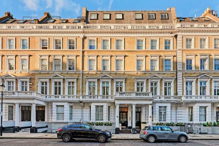 2 Bedroom Flat To Rent In Manson Place, London, SW7