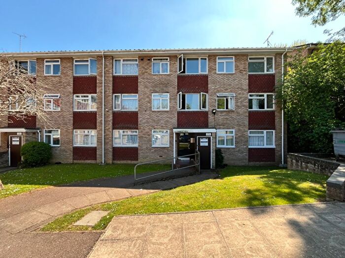 2 Bedroom Flat To Rent In Malzeard Road, Luton, Bedfordshire, LU3