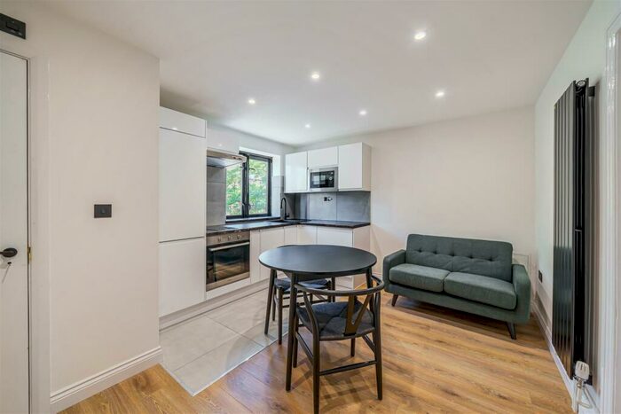 1 Bedroom Apartment To Rent In Langtry Walk, London, NW8