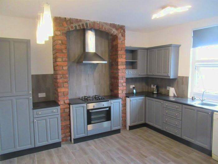 2 Bedroom Terraced House To Rent In Leeds Road, Lofthouse, Wakefield, WF3