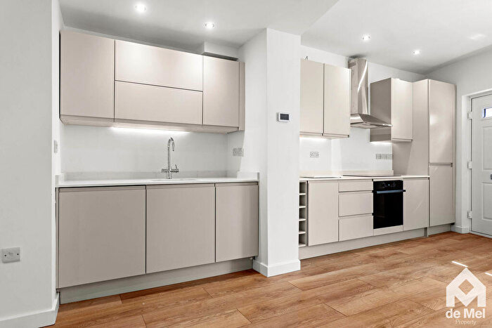 2 Bedroom Terraced House For Sale In London Road, Cheltenham, GL52
