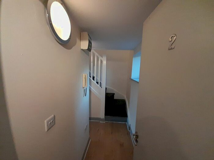 Studio To Rent In Newsome Road, Newsome, Huddersfield, HD4