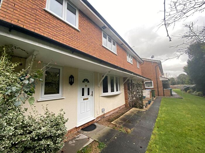 2 Bedroom Cluster House To Rent In Waterside, Edlesborough, LU6