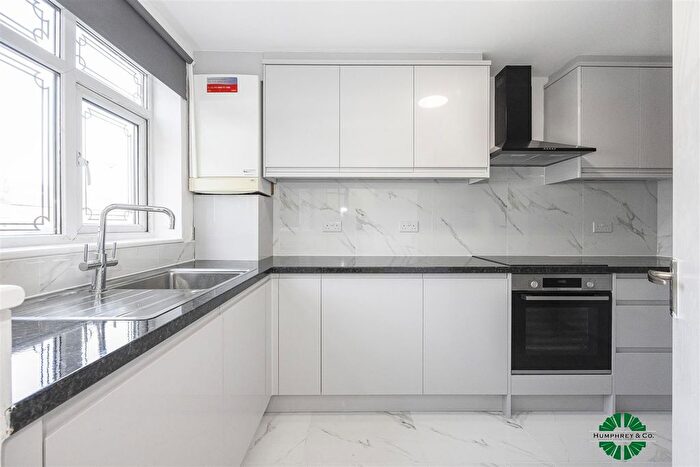 2 Bedroom End Of Terrace House To Rent In Jessup Close, London, SE18