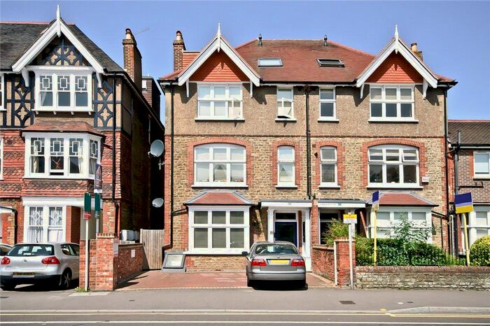 2 Bedroom Flat To Rent In London Road, Guildford, Surrey, GU1