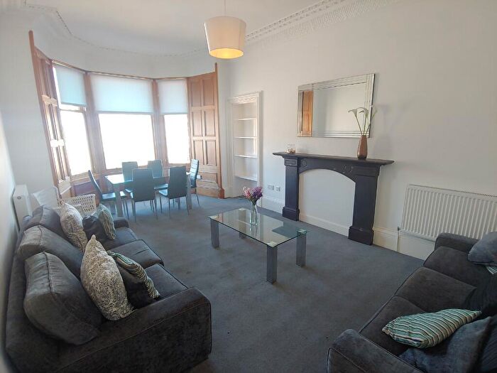 4 Bedroom Flat To Rent In Marchmont Road, Edinburgh, EH9