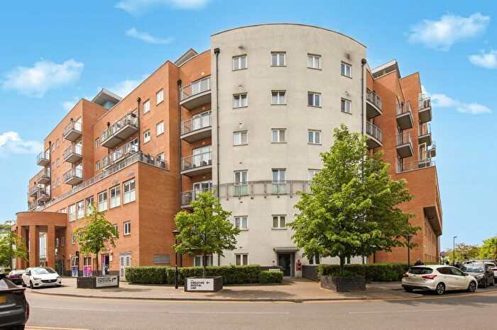 2 Bedroom Flat For Sale In Whitestone Way, Peebles Court, CR0
