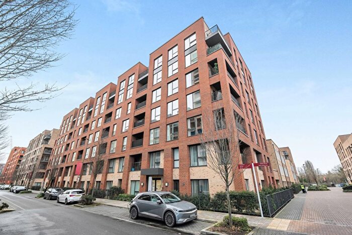 3 Bedroom Flat For Sale In Lismore Boulevard, Colindale, London, NW9