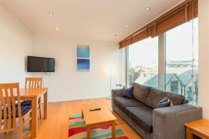 Studio To Rent In Tower Bridge Road, London, SE1