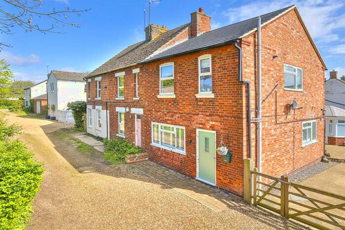 3 Bedroom Semi-Detached House For Sale In High Street, Woodford, NN14